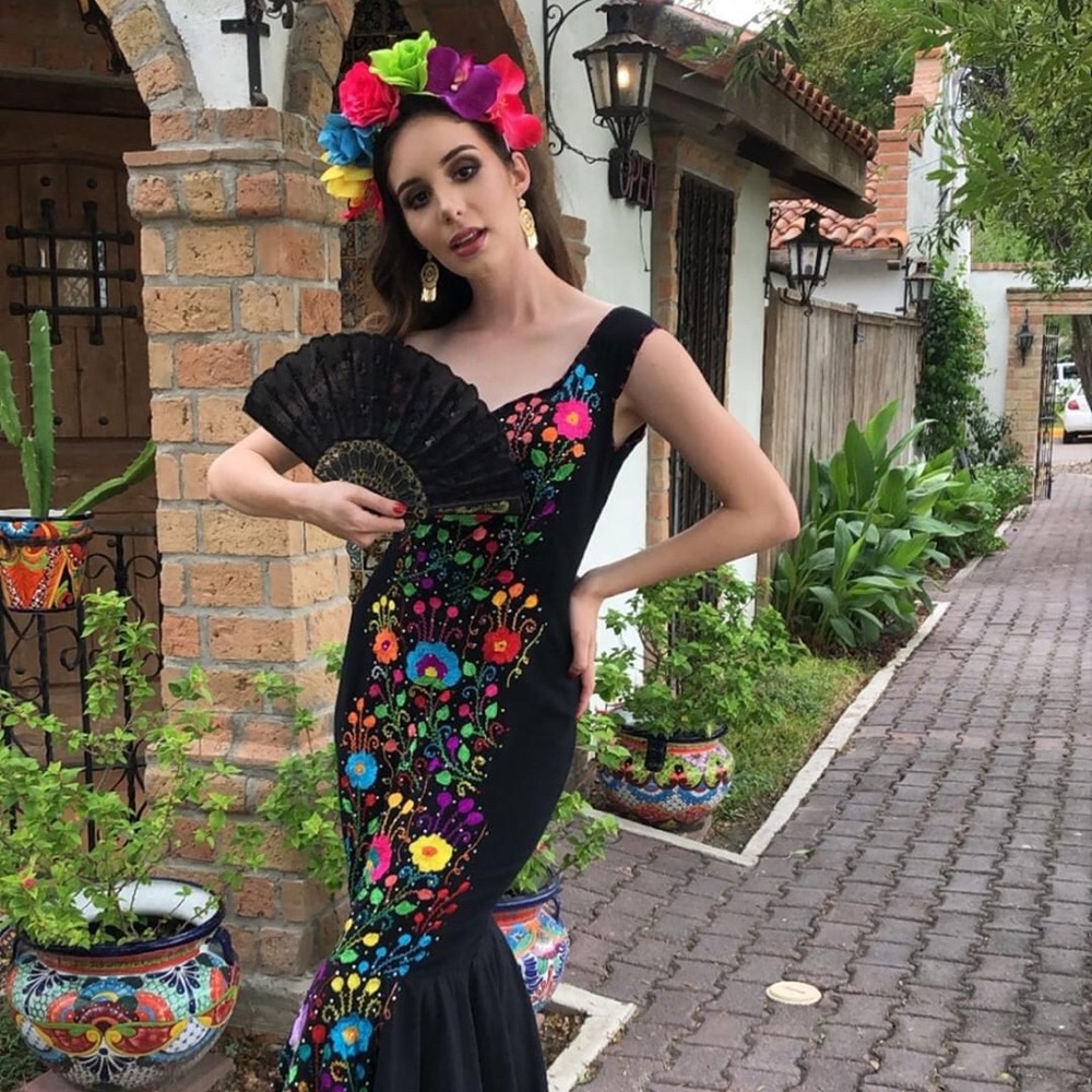 Paloma Negra Formal Dress - Made to order - Picture 4 of 8